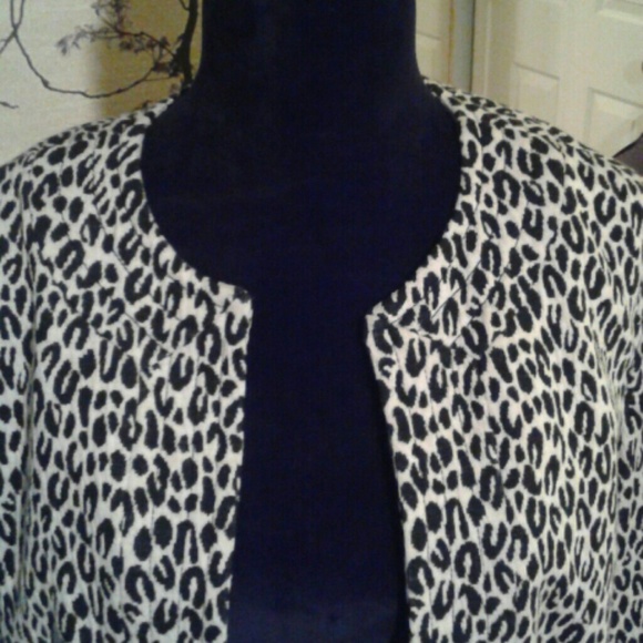 Crop Jacket - Picture 2 of 6